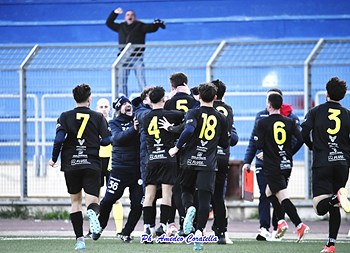 Gomes risponde a Legari, il big match Canosa-Galatina termina 1-1. I rossoblù recriminano per alcune decisioni arbitrali