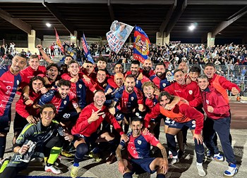 Canosa Calcio, sei bellissimo! Taranto annichilito 3-0