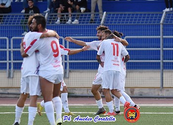 Il Canosa Calcio c’è: un’autorete e Romano regalano la prima vittoria stagionale. 2-1 al Corato