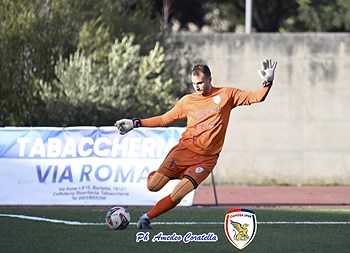 Il Canosa abbassa la saracinesca: i guantoni di Stefano Tarolli a difesa della porta rossoblù anche nel prossimo campionato di Eccellenza